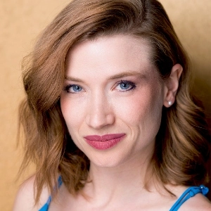 Amanda Jaros Headshot