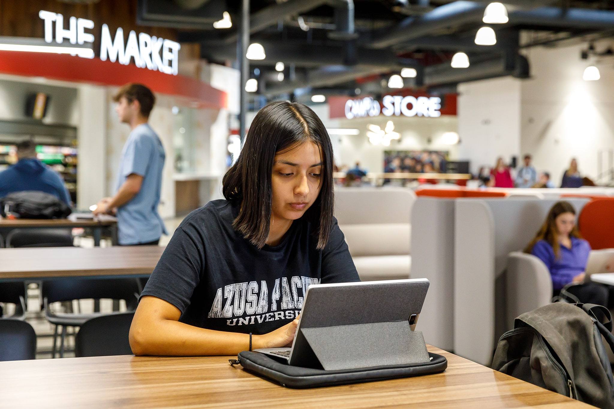 Student in Duke Commons